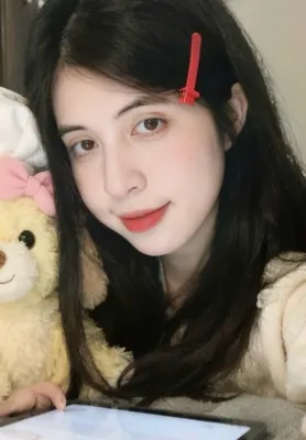 Meow from Vietnam in a private 1v1 video chat — a closed one-on-one call on AveolaWeb